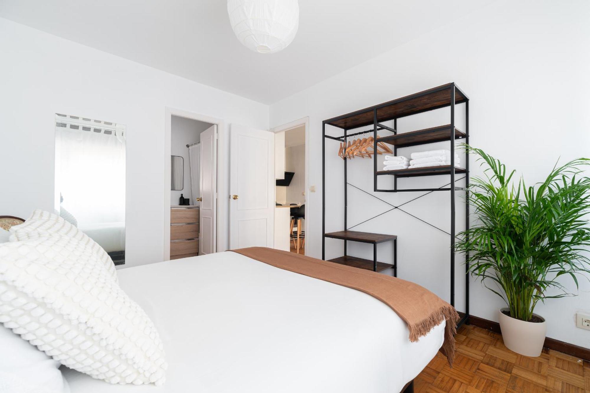 By Llorente Apartment *